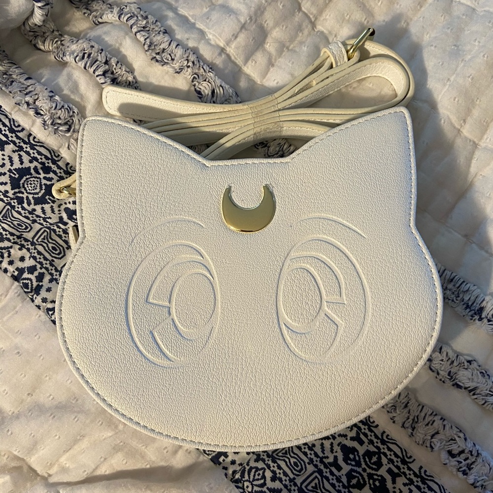 Sailor Moon x GU | Artemis Crossbody